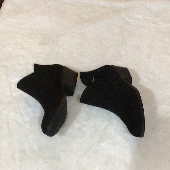 SO Angelfish Faux Suede Ankle Boots - Picture 5 of 12